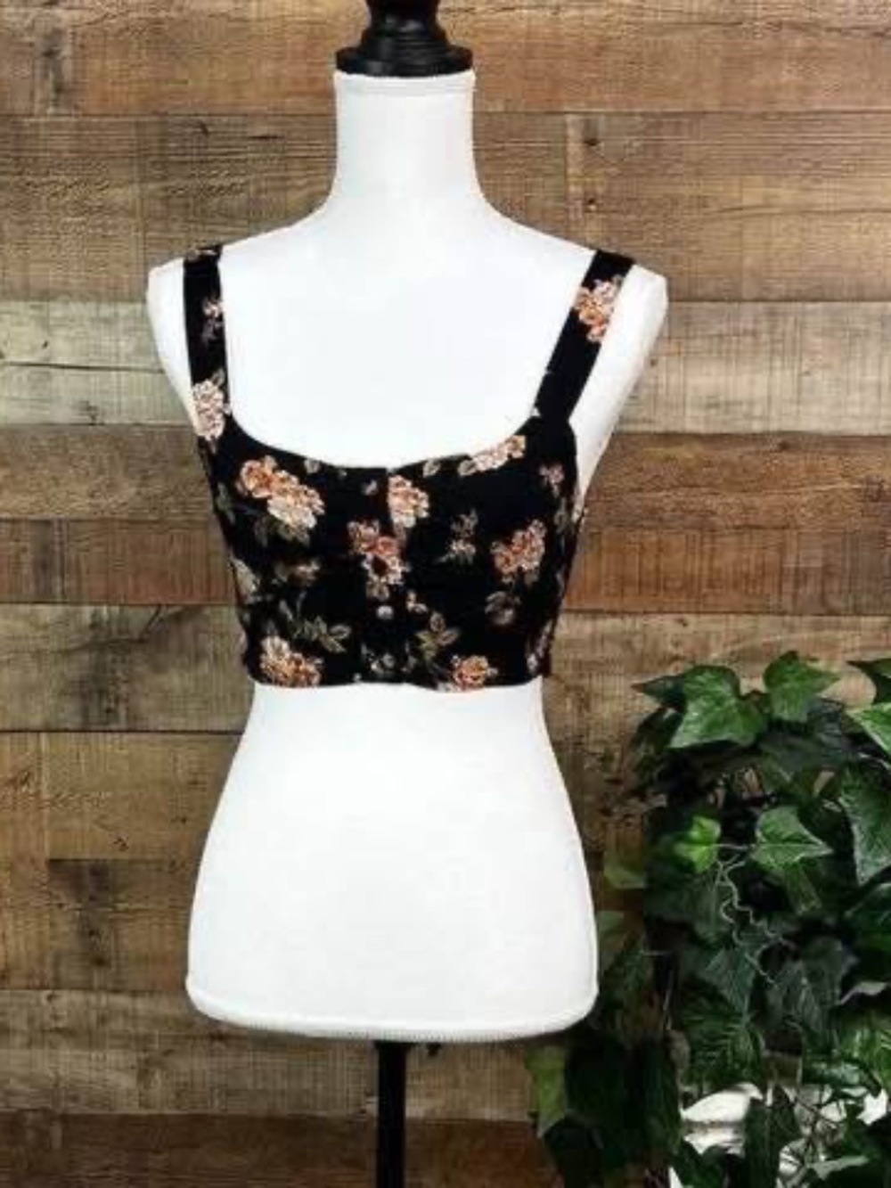 Women's Brandy Melville One Size Fits All Black/Flowery Cropped Top